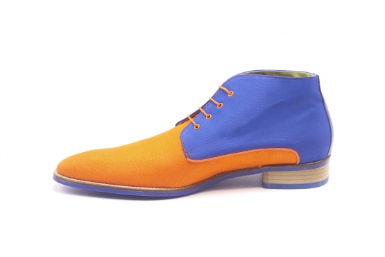Zapato modelo Grape, fabricado en Lino Naranja & Milano Caribe - Napa Azul Milán