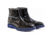 Stralend model short-leg boot, made in black patent leather.