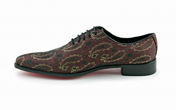 Zapato modelo Distinguido, fabricado en fantasía emirates granate.
