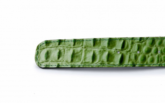 Cinturón modelo Reptile verde, fabricado en aligator pistacho. 