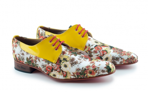 Modèle de chaussures Butterfly, fabriqué en citron cuir verni et satin 70. 