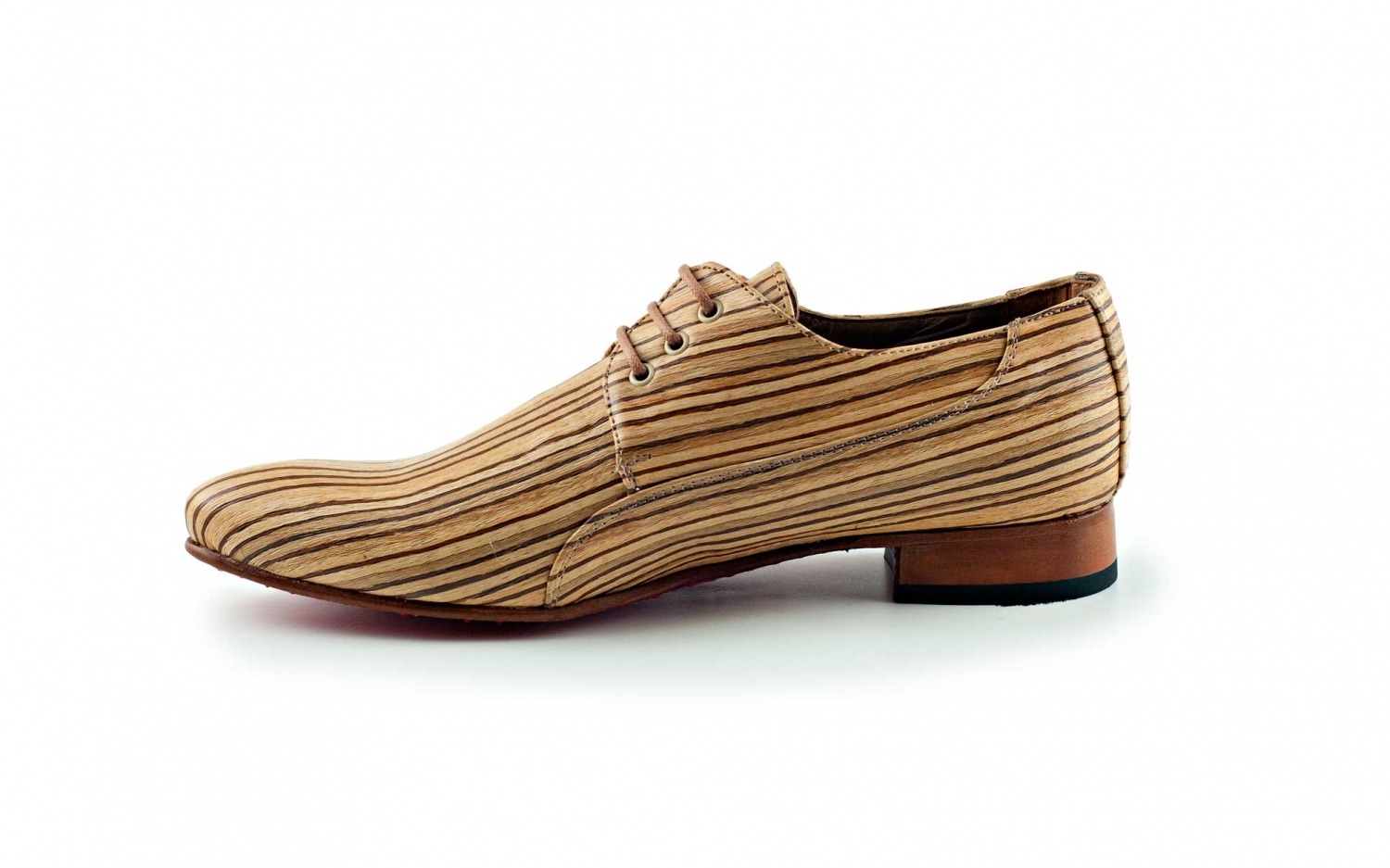 Boho model shoe, made of bamboo wood. Boho model shoe, made of bamboo wood.