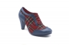 Shoe model Red Glasgow, made in Scottish textile and napa coast.