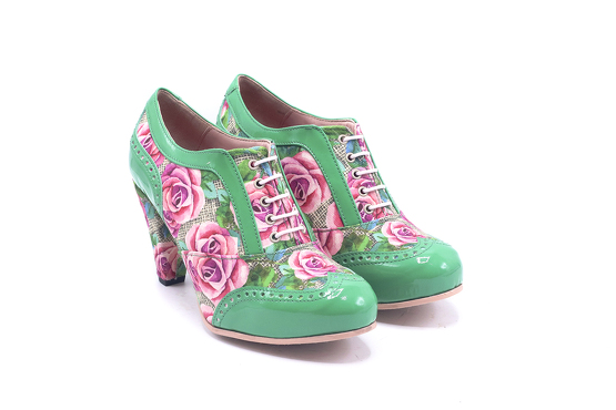 Modèle de chaussure Alma, fabriqué en Fantasia Casandra Charol Verde Hierba