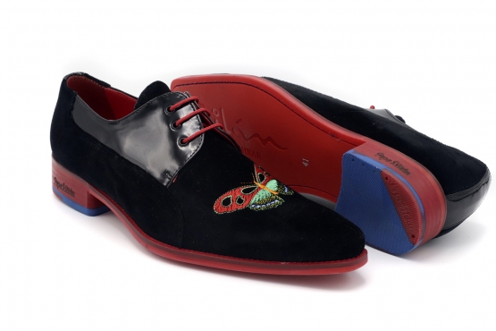 Zapato modelo Satisfaction, fabricado en TERCIOPELO NEGRO CH. NEGRO BORD. MARIPOSA