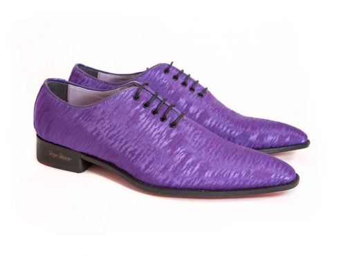 Zapato modelo Slow , fabricado en Slow fire lila.