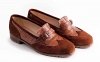 Modèle de chaussures Dunne, en daim marron et noix de coco en cuir.