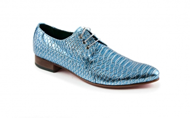 Modèle de chaussure Brenda, fabriqué en toge serpent métal bleu.