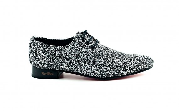 Zapato modelo Black&White Festival, fabricado en glitter blanco y negro
