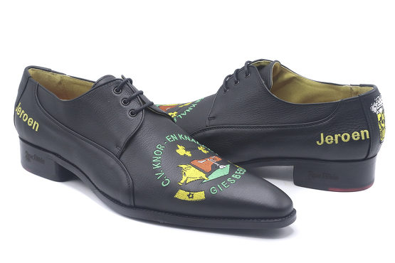 Jeroen shoe-model, manufactured in Napa Negra con bordado KNOR