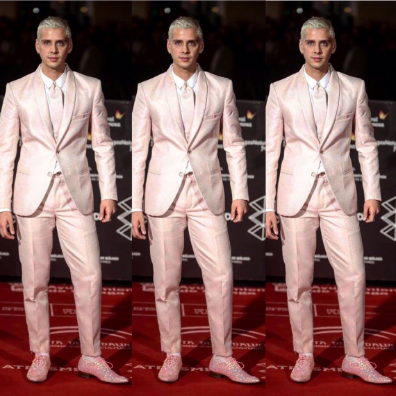 Eduardo Casanova stepped on the red carpet with Pepe Milan shoes.