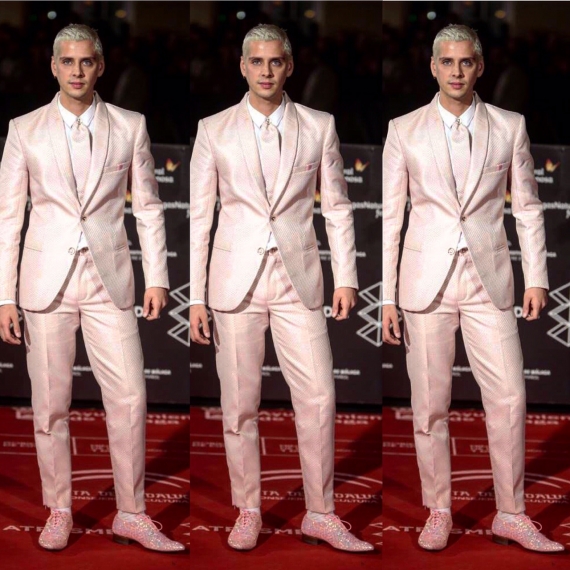 Eduardo Casanova pasó por la alfombra roja con zapatos de Pepe Milán