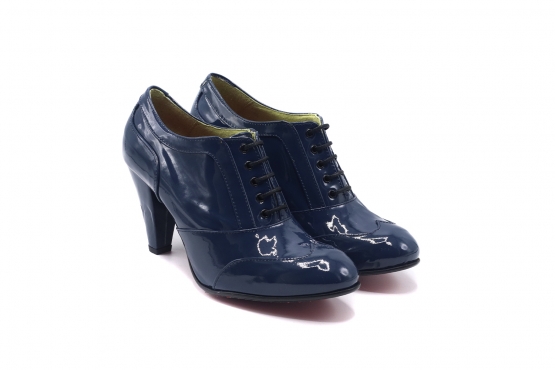 Ares Shoe model, manufactured in Charol Azul Milan