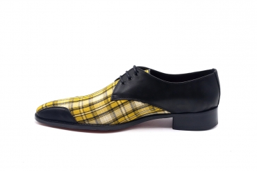 Zapato modelo Nantes, fabricado en Napa negra y escoces Birks,
