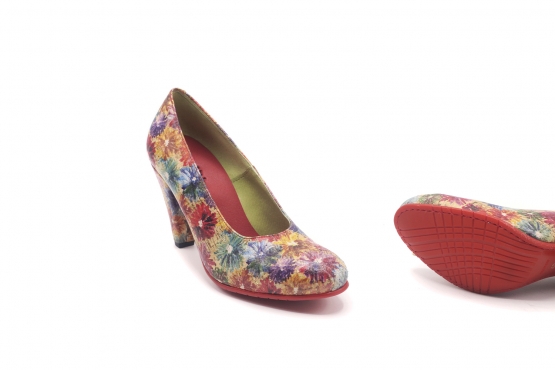 Shoe model Lola, made in paradis cork with floral print