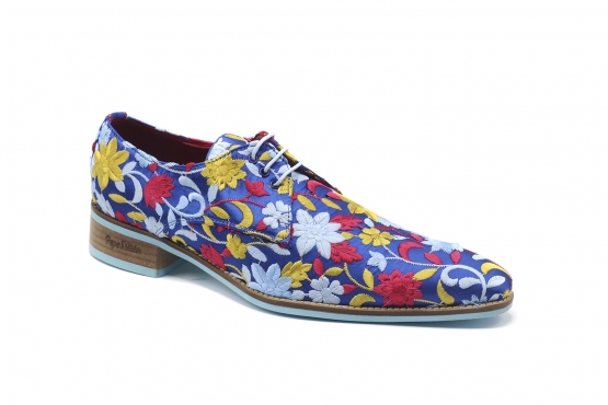 Modèle de chaussures de Suki, en Bordado 119 Azul