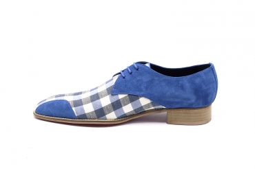 Zapato modelo Niza, fabricado en Afelpado azul y escoces sueca