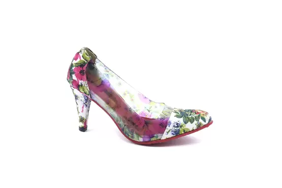 Zapato modelo Flowers 2, fabricado en Fantasía 522 Vinilo Transparente en 522