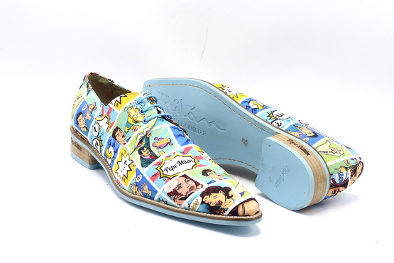 Zapato modelo Mystique, fabricado en Fantasia Comic Quilt