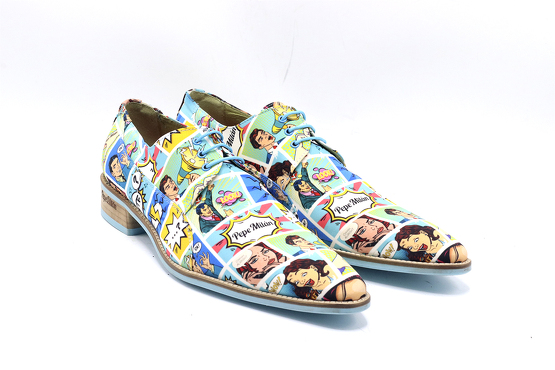 Zapato modelo Mystique, fabricado en Fantasia Comic Quilt