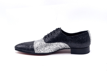 Zapato modelo BRILLY, fabricado en Glitter negro y plata
