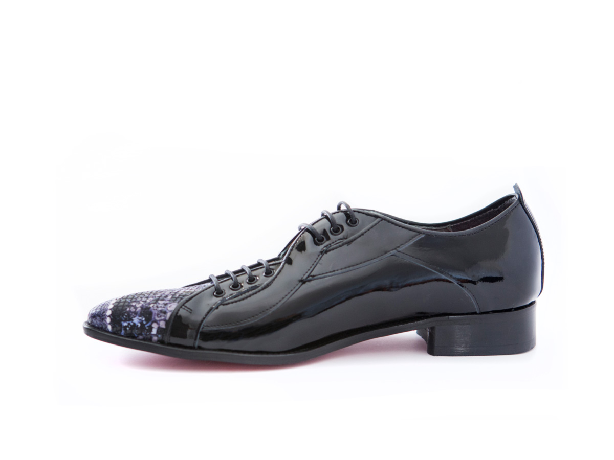Charles shoe made in black patent leather lilac cracker