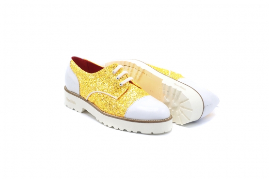 Zapato modelo Thunder, fabricado en 109 Glitter 97 c7 Napa Blanca