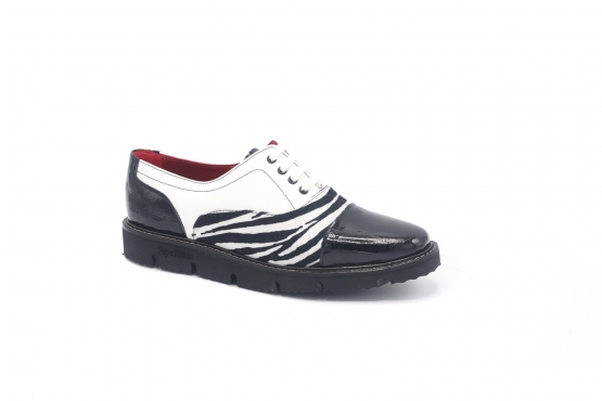 Modèle de chaussure Gilly, fabriqué en Factor Negro Cebra Negra y Blanca Charol Blanco 
