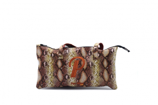 Bolso modelo Scarlett, fabricado en Serpiente Taupe