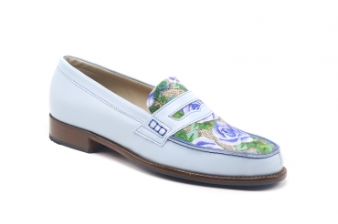 Modèle de chaussure Akane, fabriquée en Napa Celeste M27 Marino