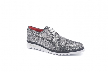 Urban Galaxy shoe, made of silver crape napa.