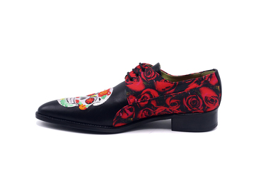 Zapato modelo Camí, fabricado en Bordado 603 Catrina & Rosas Rojas
