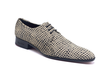 Zapato modelo Elly, fabricado en Potro arena 191 reptil negro