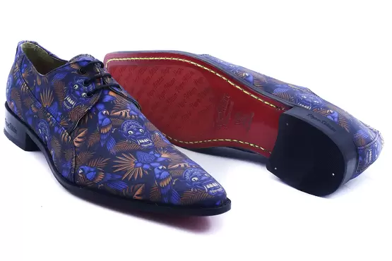 Chaussure modèle Pagana, réalisée en textile Fantasia Pagana