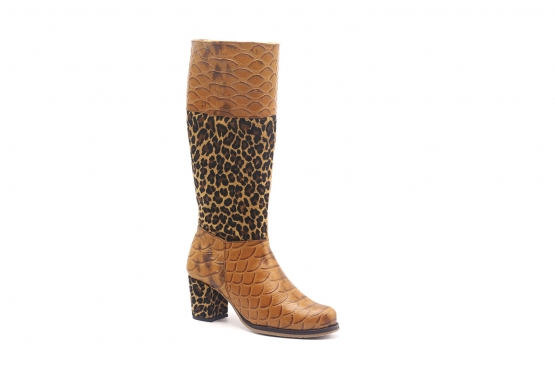 Bota modelo Atlántico, fabricado en Anaconda Miel Fantasia Leopardo