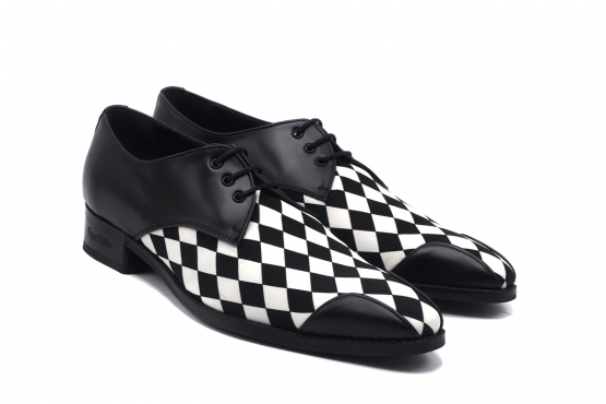 Zapato modelo Espejo, fabricado en Fantasia Arlekin B_N Napa Negra
