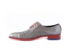 Zapato modelo Chanlous, fabricado en gris perla y escocés gris.