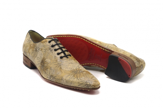 Zapato modelo Trop, fabricado en 133_Galilea Camel 13644 Vivos Negros