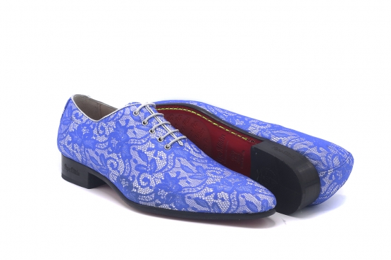 Zapato modelo Londei, fabricado en Blonda Azul Plata 