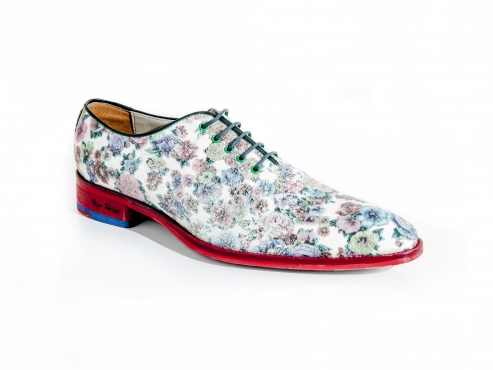 Zapato modelo Innocence III, fabricado en glit roses III.