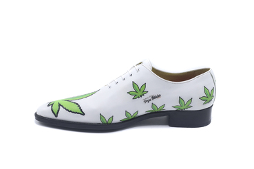 Zapato modelo Marley, fabricado en Napa Blanca Fantasia Marihuana