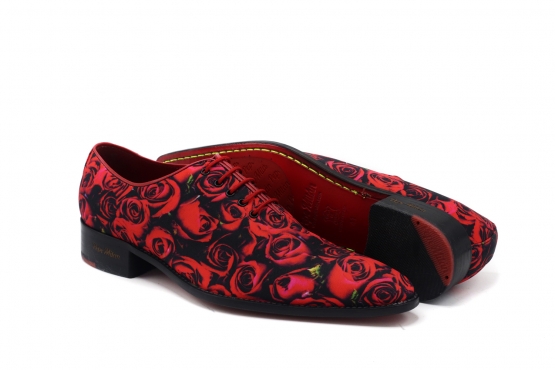 Zapato modelo Dorothy, fabricado en Rosas Rojas