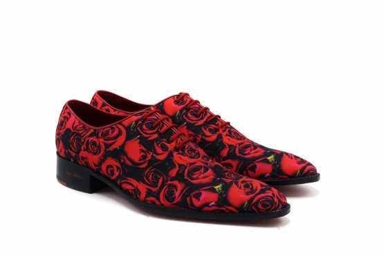 Zapato modelo Dorothy, fabricado en Rosas Rojas