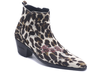 Zapato modelo Irbis, fabricado en Leopardo Blanco-Marron con bordado Elvis