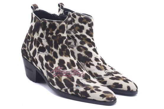 Irbis shoe-model, manufactured in Leopardo Blanco-Marron con bordado Elvis