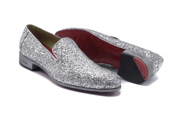 Zapato modelo Silver lining, fabricado en Glitter Plata Piso & Vivos Plata