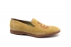 Zapato modelo Dulce, fabricado en Terciopelo beige Bordado Corona Pepe Orvieto Caramelo