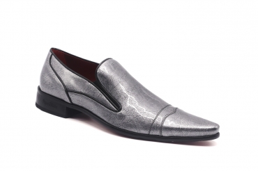 Zapato modelo Godard, fabricado en Charol Gris Perla