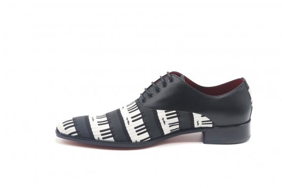 Zapato modelo Mozart, fabricado en Fantasia Teclas Piano Napa Negra