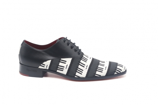 Modèle de chaussure Mozart, faite de Fantasia Teclas Piano